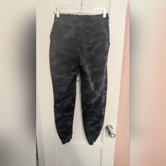 Lululemon Scuba High-Rise French Terry Jogger Sweatpant Camo Deep Coal Size 4 - Picture 4 of 7